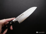 Sakai Kikumori - VG10 Hammered Damascus Santoku 165mm - Image 4